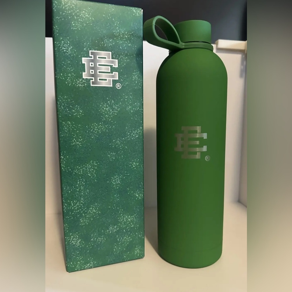 Brand New Eric Emanuel‎ EE Green Insulated Water Bottle. High Quality
